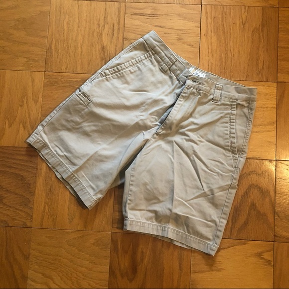 Khaki shorts - Picture 1 of 3